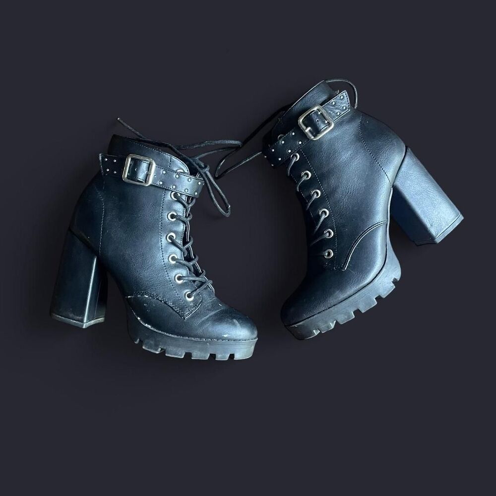 Gothic platform boots women’s size 6 biker Harley alike